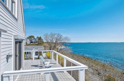Bailey Island Casa | A multi-level home on the cliffs of Casco Bay!