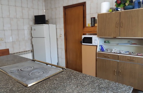 Mos Casa | La Casa del Tío Antonio, en Galicia. Un refugio entre arboles. Acepta mascotas