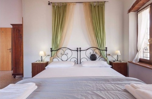 Caprino Veronese Cama Y Desayuno | una antigua posada que es un hito italiano ... a unos 200 años "1 suite"