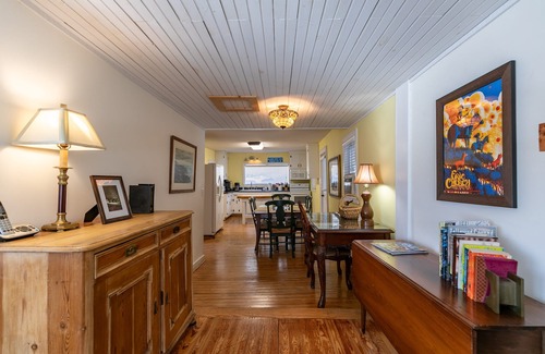 Panorama Estates Casa | Una cabaña Parkway: a 1,6 km de Blue Ridge Parkway, tiene bañera de hidromasaje, pozo de fuego, cerca de Boone.