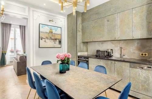 Saint-Merri Apartamento | A PERFECT BLEND OF HISTORIC CHARM AND MODERN LUXURY BETWEEN NOTRE DAME & LOUVRE