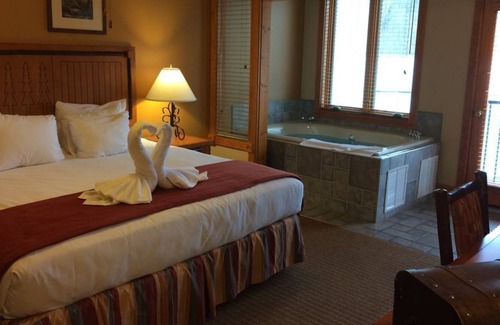 Gatlinburg Villa | A Perfect Fall Family Getaway/ October 20-27, 2024