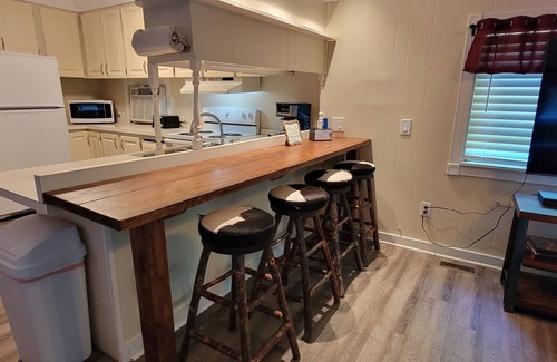 Farmington Cabina | A Perfect Hideaway | 2BR 1BA Hot Tub, Fireplace