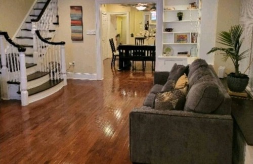 Wynnefield Casa | A PERFECT PLACE TO CALL HOME FOR A SHORT OR LONG STAY! "THE GAINOR ESTATE"