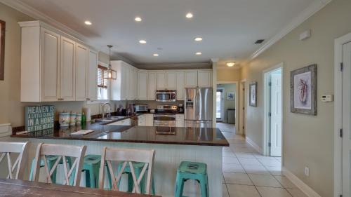 Santa Rosa Beach Casa | A Piece of Heaven by AvantStay Private Pool Sleeps 14 Pet-friendly