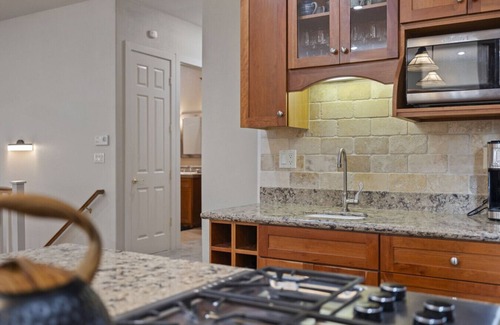 Twain Harte Cabina | A Piece of Our Harte Retreat/Modern Multi-Family Getaway