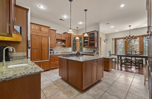 Twain Harte Cabina | A Piece of Our Harte Retreat/Modern Multi-Family Getaway