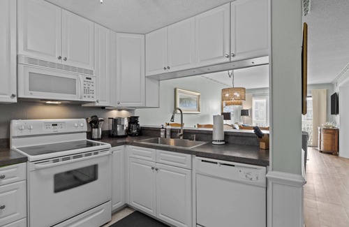 Morehead City Condominio | A Place at the Beach - 2 bedroom, 2 baths - Pools, Waterslide, Mini-golf & more!