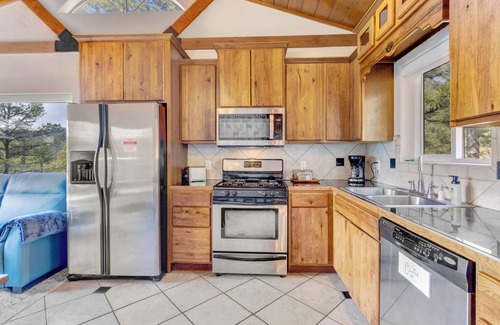 Ruidoso Cabina | A playful cabin nestled above the tall pines