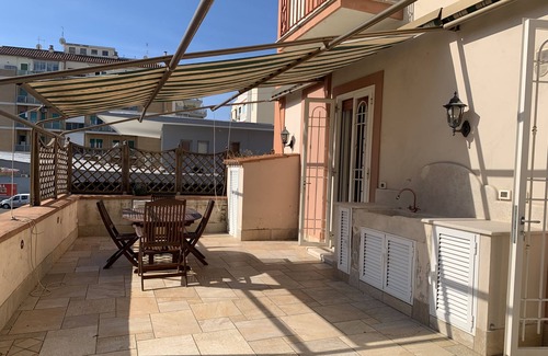 Quartiere XXXIV Lido di Ostia Levante Apartamento | A Pochi Passi dal Mare, Ideale per le Famiglie, Grande Terrazza Attrezzata