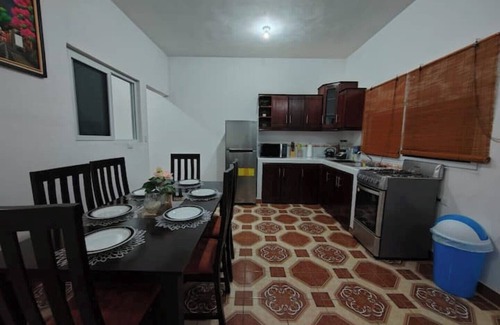 Mazatenango Casa | A pocos pasos de la piscina esta "Casa Ilusion," tu casa.