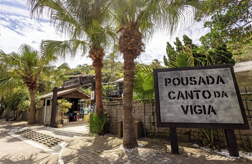 Praia da Armacao do Itapocoroi Apartamento | A pousada rustica de frente ao mar, exclusividade, descanso e lazer.