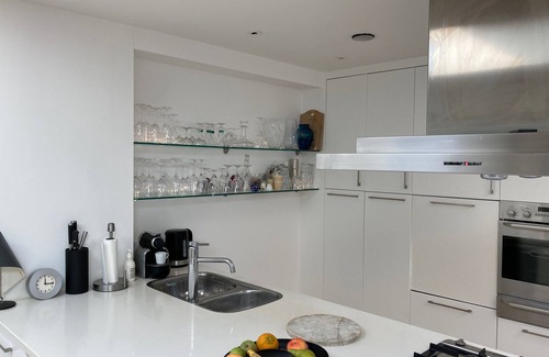Ravenscourt Park Cabaña | A pretty cottage in West London