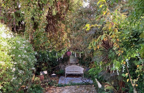 Ravenscourt Park Cabaña | A pretty cottage in West London