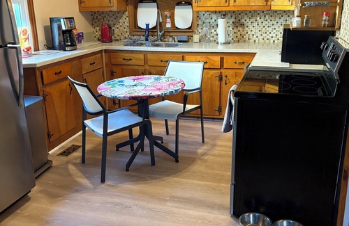 Bolivar Casa | A private home in historic Bolivar with a hot tub and yard. Pet friendly!