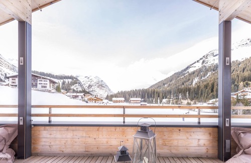 Lech am Arlberg Chalet De Esquí | Una casa privada en la montaña para familiares y amigos.