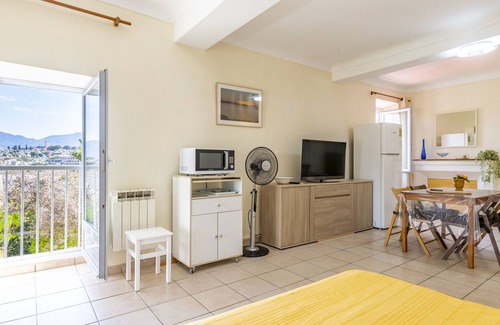 Propriano Apartamento | Calma y vistas al mar de Coquette a 300 metros de la playa de Mancinu