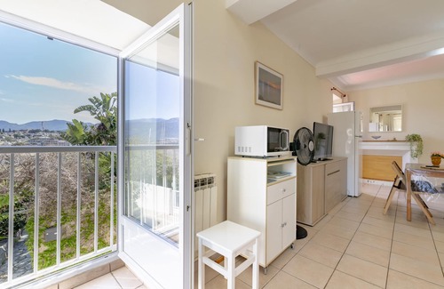 Propriano Apartamento | Calma y vistas al mar de Coquette a 300 metros de la playa de Mancinu