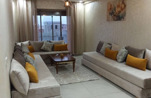 Medina Apartamento | A quiet apartment 3 mins walk to the beach with high speed internet and netflix