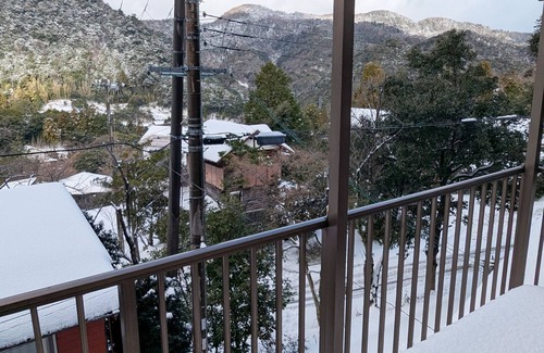 Ine Casa | A quiet house in the mountains. It is an 8-minute drive from the boathouse at Ine and a 25-minute drive from Amanohashidate. There is also a swimming beach nearby.