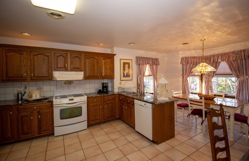 Stroudsburg Casa | A quiet mountaintop retreat with all the comforts of home!