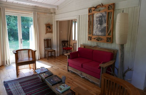 Saint-Etienne-du-Gres Cabina | A quiet natural setting, a comfortable 60M2 apartment with swimming pool & bbq.