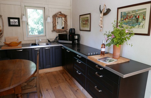 Saint-Etienne-du-Gres Cabina | A quiet natural setting, a comfortable 60M2 apartment with swimming pool & bbq.