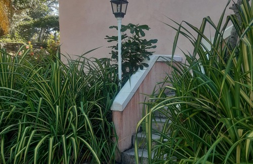 George Town Apartamento | A rare combination of central location and private island seclusion