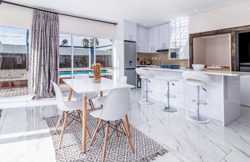 Eikenbosch Casa | A Rare Minimalist concept in a Quiet Location with Heavenly's view