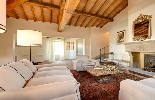 Impruneta Casa | A RARE STAY AT A 14TH - CENTURY HISTORICAL ESTATE ON THE EDGE OF FLORENCE