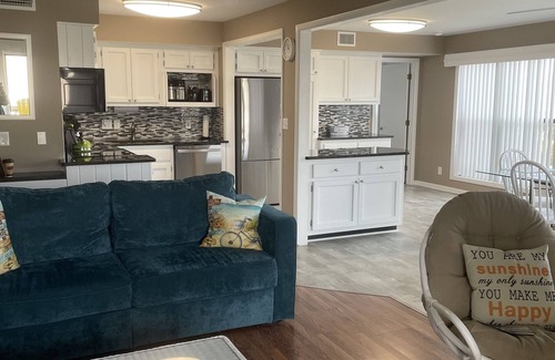 Duck Condominio | A RAY OF SUNSHINE - OBX CONDO - OCEANVIEW - 2 MIN WALK TO BEACH