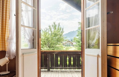 Saanen Apartamento | A real swiss home Minutes from the center of Beautiful Gstaad Saanenland Region