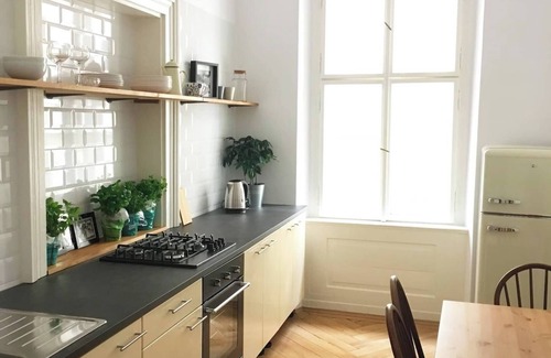 Mala Strana Condominio | A renovated old-fashioned apartment full of light 5 min from the Charles Bridge.