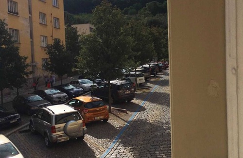 Mala Strana Condominio | A renovated old-fashioned apartment full of light 5 min from the Charles Bridge.