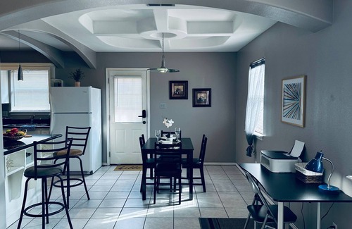 Pharr Apartamento | A Restful Hideout - Pharr, Harlingen and McAllen with WiFi, AC