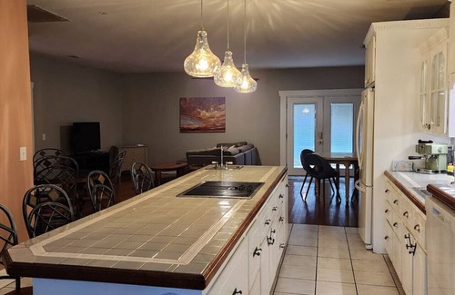 Midway Casa | A retro rejuvenation