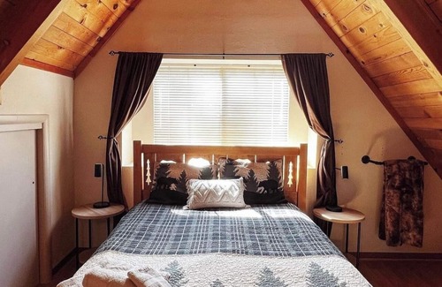 Sugarloaf Chalet De Esquí | A Romantic, Cozy Mountain Inspired Chalet