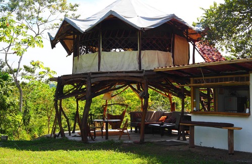 Manzanillo Casa | a romantic tropical jungle sanctuary by Manzanillo beach, close to Santa Teresa
