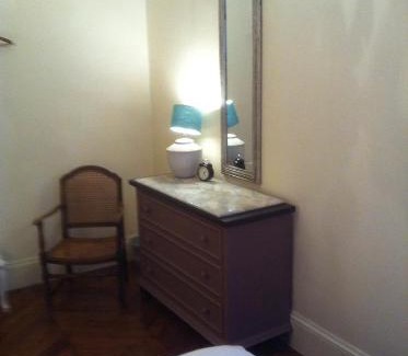 Saint-Vincent-de-Paul Cama Y Desayuno | A Room In Paris