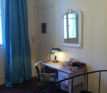 Saint-Vincent-de-Paul Cama Y Desayuno | A Room In Paris