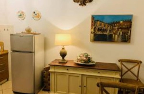 Sud-Est Apartamento | A room with a view inside Verona old town, few steps from the Arena!