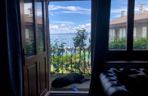 Yvoire Casa | A Room with a View - Maisonnette dans bourg médiéval au bord du Lac Léman