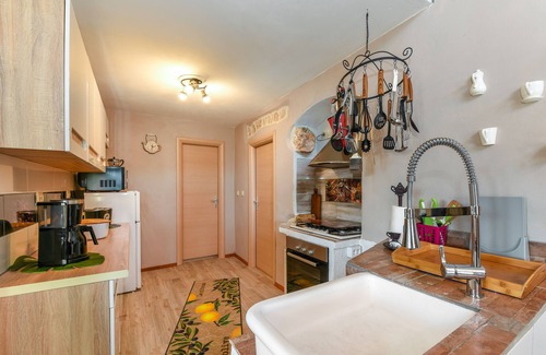 Ripenda Kosi Casa | A rustic stone house with pool and sea views.