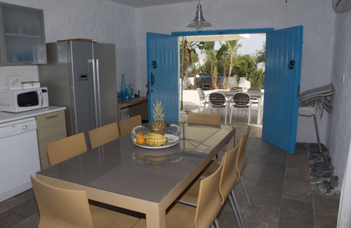 Pomos Villa | Una villa privada con vistas al mar con jacuzzi climatizado al aire libre y spa