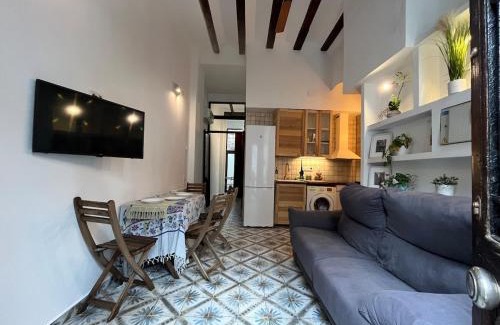El Cabanyal Apartamento | A Seafaring Refuge in the heart of Cabanyal