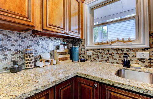 MacGregor Apartamento | A Serene 3-bedroom home with private fence and gate in vibrant Houston