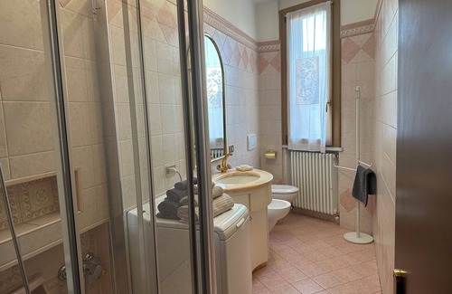 Reggio nell'Emilia Apartamento | A short walk from the historic center and the RCF Arena concert hall