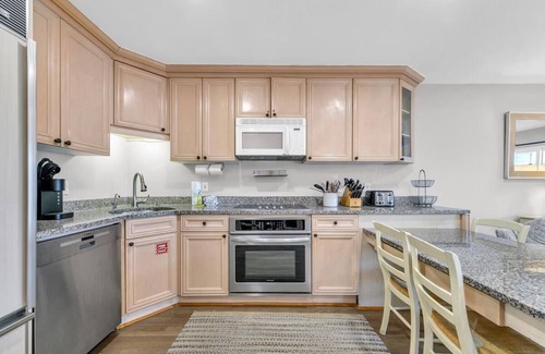 Santa Rosa Beach Casa | "A Sight 2 Sea" Beachy Townhouse, Private Beach Access, Pool, Hot Tub