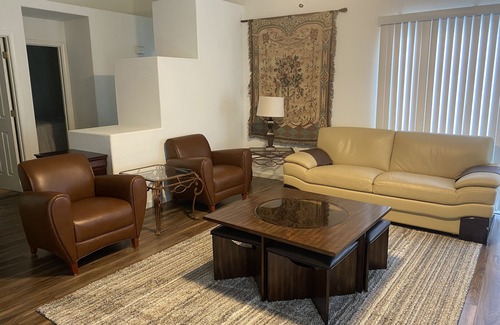Citrus Heights Casa | (A) Single Story In Citrus Heights. 3 bed, 2 bath, 2 car garage and yard.