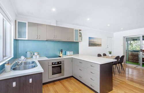 Scarborough Apartamento | A skip, hop & a jump to Scarborough Beach!